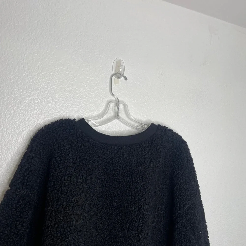 Wild Fable Black Sherpa Borg Fleece Cropped Sweatshirt Pullover Crew Neck Medium - Picture 7 of 12